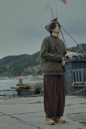 Japanese-Style Retro Half-High Collar Fleece Sweatshirt for Men & Women - Solid Color Basic Casual Pullover Top for Autumn & Winter