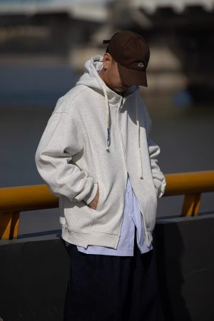 Japanese-Style Retro Hoodie Sweatshirt for Men and Women - Loose Solid Color Couple Cardigan Jacket for Spring Autumn Streetwear