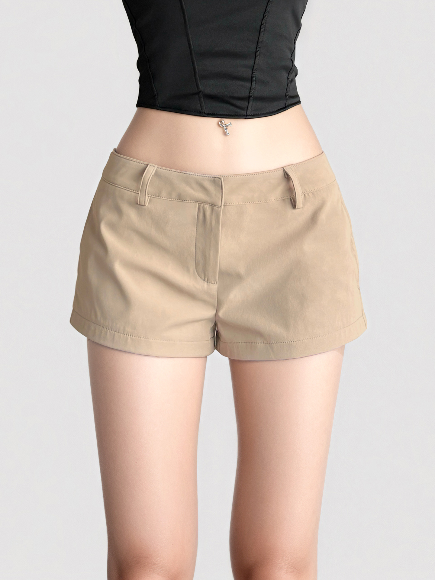 Khaki Low-Waist Casual Shorts for Women - American Vintage Style, Versatile Summer Hot Pants for Workwear and Everyday Wear Khaki Low-Waist Casual Shorts for Women - American Vintage Style, Versatile Summer Hot Pants for Workwear and Everyday Wear