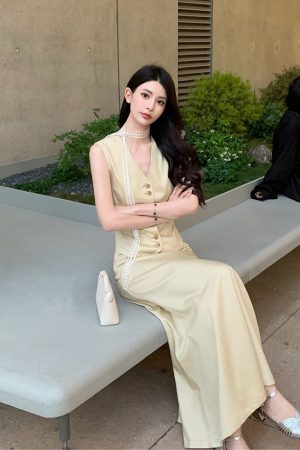 Khaki Two-Piece Vest and Skirt Set for Women, Light Luxury Old Money Style, Retro Summer Fashion, Trendy Y2K Look
