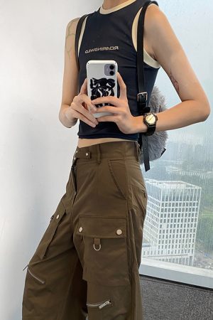 Khaki Vintage Seamless Vest with Roaring Beast Design - Retro 90s Style Tank Top for Trendy Streetwear Fashion