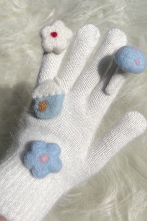Knitted Cartoon Gloves for Girls - Warm Five-Finger Rabbit Fur Design with Floral Print - Cute Cycling Accessories