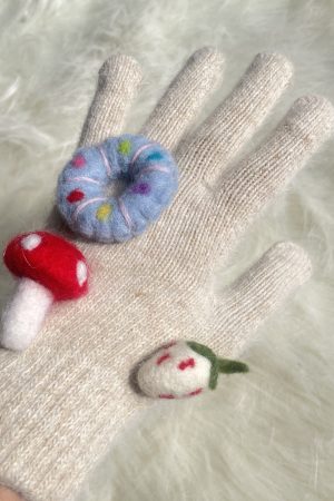 Knitted Cartoon Gloves for Girls - Warm Five-Finger Rabbit Fur Design with Floral Print - Cute Cycling Accessories