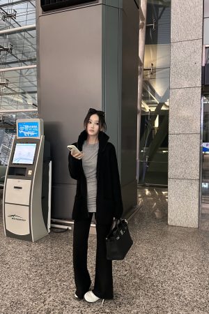 Knitted Flared Casual Pants for Women, Luxe Wool Blend, High-End Feel, Chic Knit Trousers, Stylish Everyday Wear