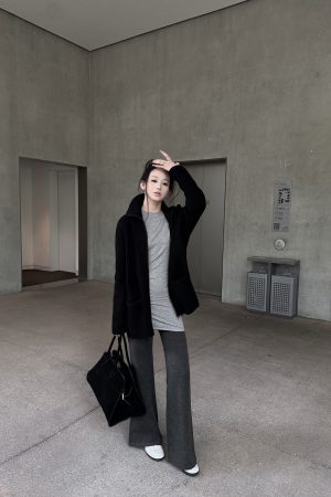 Knitted Flared Casual Pants for Women, Luxe Wool Blend, High-End Feel, Chic Knit Trousers, Stylish Everyday Wear