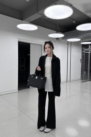 Knitted Flared Casual Pants for Women, Luxe Wool Blend, High-End Feel, Chic Knit Trousers, Stylish Everyday Wear
