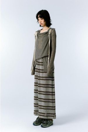 Korea December Outfit, Korea January Outfit - Grunge Asymmetric Long Sleeve Lace Top