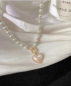 Korean and Japanese Heart-Shaped Glass Pearl Necklace for Women, Elegant Clavicle Design, Light Luxury, High-End Fashion Accessory