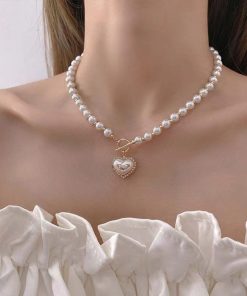 Korean and Japanese Heart-Shaped Glass Pearl Necklace for Women, Elegant Clavicle Design, Light Luxury, High-End Fashion Accessory