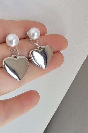 Korean and Japanese Inspired Textured Heart-Shaped Glossy Pearl Mixed Earrings for Women - Niche Fashion Jewelry