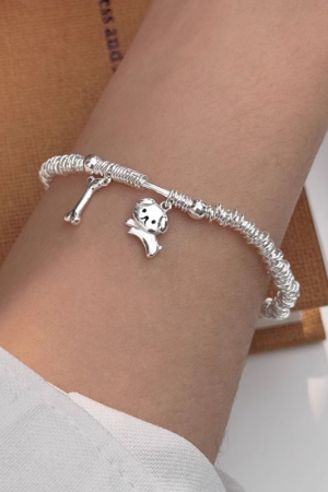 Korean and Japanese Style Lightweight Luxury Dog Bone Pendant Bracelet for Women â€“ High-Quality Niche Design