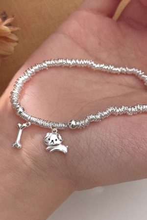 Korean and Japanese Style Lightweight Luxury Dog Bone Pendant Bracelet for Women â€“ High-Quality Niche Design