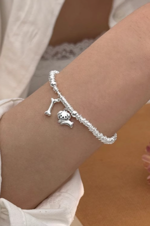 Korean and Japanese Style Lightweight Luxury Dog Bone Pendant Bracelet for Women â€“ High-Quality Niche Design