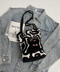 Korean Cute Cartoon Shoulder Bag - Trendy Casual Handheld Bucket Bag for Women, Versatile Spring/Summer 2025 Fashion