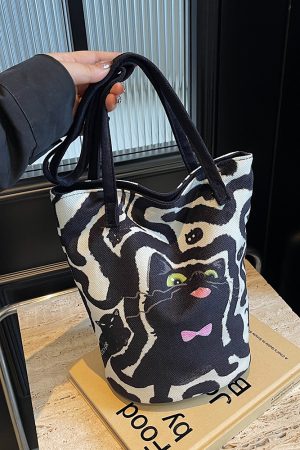 Korean Cute Cartoon Shoulder Bag - Trendy Casual Handheld Bucket Bag for Women, Versatile Spring/Summer 2025 Fashion