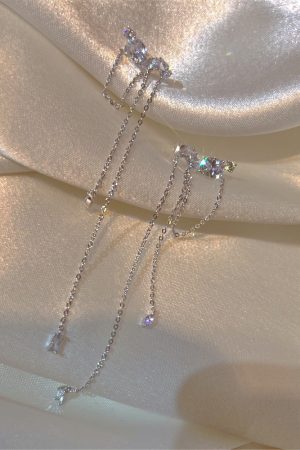 Korean Floral Stud Earrings with Water Diamonds, Lightweight Luxury Small Accessories, High-End Design for 2025