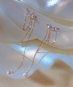 Korean Floral Stud Earrings with Water Diamonds, Lightweight Luxury Small Accessories, High-End Design for 2025