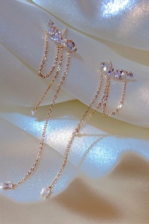Korean Floral Stud Earrings with Water Diamonds, Lightweight Luxury Small Accessories, High-End Design for 2025