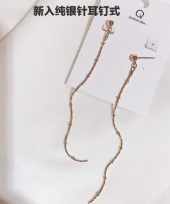 Korean Floral Stud Earrings with Water Diamonds, Lightweight Luxury Small Accessories, High-End Design for 2025