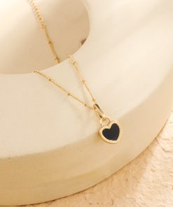 Korean Light Luxury Double-Sided Heart Necklace - Retro Temperament Clavicle Chain, Versatile Design for Everyday Elegance