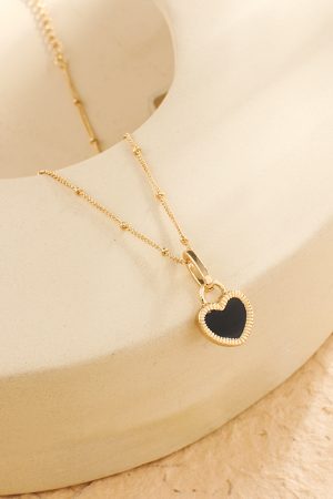 Korean Light Luxury Double-Sided Heart Necklace - Retro Temperament Clavicle Chain, Versatile Design for Everyday Elegance