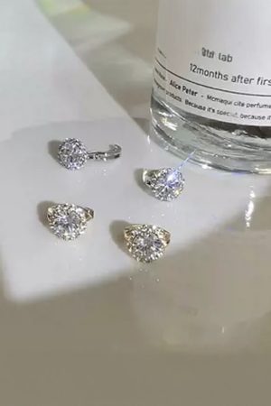Korean Minimalist One Diamond Sparkling Zircon Ear Clip Earrings for Women - Classic Elegant Jewelry Accessory
