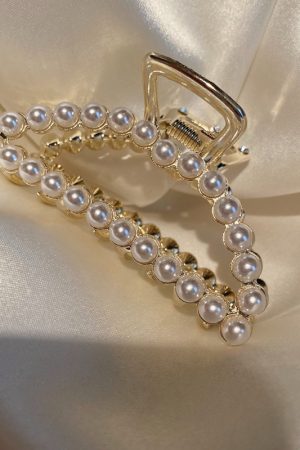 Korean Pearl Hair Clip 2025, High-End Hair Gripper for Women, Chic Hair Accessory for Influencers, Elegant Back of Head Style