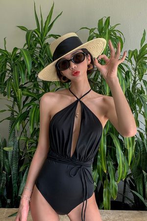 Korean Retro Deep V Backless One-Piece Swimsuit for Women, Temperature-Sensitive, Sexy Slimming Design for Hot Spring and Instagram Style