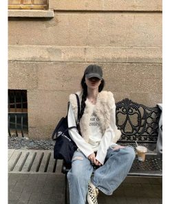 Korean Retro Gold-Embossed Suede Reversible Vest for Women, High-End Fur and Leather Integrated Coat, Stylish Fall Fashion