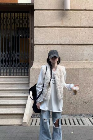Korean Retro Gold-Embossed Suede Reversible Vest for Women, High-End Fur and Leather Integrated Coat, Stylish Fall Fashion