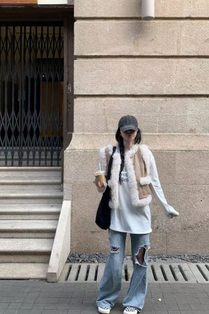 Korean Retro Gold-Embossed Suede Reversible Vest for Women, High-End Fur and Leather Integrated Coat, Stylish Fall Fashion