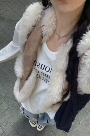Korean Retro Gold-Embossed Suede Reversible Vest for Women, High-End Fur and Leather Integrated Coat, Stylish Fall Fashion
