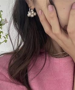 Korean Retro Minimalist Pearl String Stud Earrings for Women - Versatile Niche Design in Fashionable Temperament Style