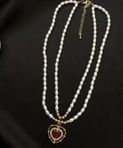 Korean Retro Pearl Collarbone Necklace for Women - Elegant French Style Chain Pendant in Fresh Design