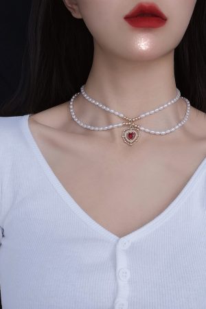 Korean Retro Pearl Collarbone Necklace for Women - Elegant French Style Chain Pendant in Fresh Design