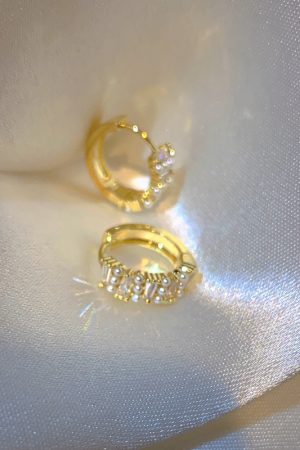 Korean Retro Pearl Stud Earrings for Women - Trendy 2025 Light Luxury Small Earrings, Perfect for Y2K Fashion Lovers