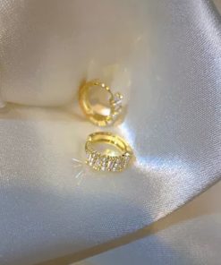 Korean Retro Pearl Stud Earrings for Women - Trendy 2025 Light Luxury Small Earrings, Perfect for Y2K Fashion Lovers