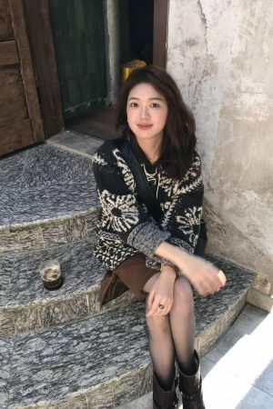 Korean Retro Pumpkin Jacquard Sweater for Women - Loose-Fitting High-End Knit Pullover Top