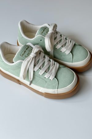 Korean Retro Thick-Soled Sneakers for Women - 2025 Spring Casual White Shoes, Versatile Y2K Style Footwear
