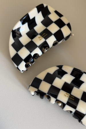 Korean Style Black and White Checkerboard Half-Moon Acetate Hair Claw Shark Clip for Effortless Chic Hairdos