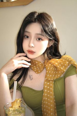 Korean Style Black and White Polka Dot Silk Scarf - Elegant Flowing Neck Tie, Fashionable Versatile Accessory for Any Outfit