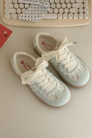Korean-Style Breathable Platform Sneakers for Women - Thick-Soled White Summer Shoes - Versatile Student Footwear 2025