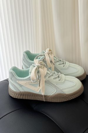 Korean Style Breathable White Board Shoes for Women - Thick-Soled Mesh Versatile Summer Training Sneakers 2025