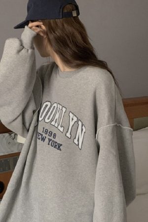 Korean Style Brooklyn Letter Embroidery Splicing Loose Sports Sweatshirt for Casual Wear