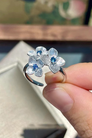 Korean-Style Brushed Embroidered Hydrangea Open Ring for Women, 2025 Trendy Design with Micro-Inlaid Blue Zircon, Versatile Finger Ring