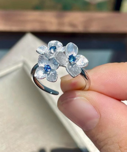 Korean-Style Brushed Embroidered Hydrangea Open Ring for Women, 2025 Trendy Design with Micro-Inlaid Blue Zircon, Versatile Finger Ring