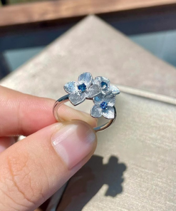 Korean-Style Brushed Embroidered Hydrangea Open Ring for Women, 2025 Trendy Design with Micro-Inlaid Blue Zircon, Versatile Finger Ring