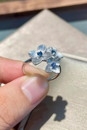 Korean-Style Brushed Embroidered Hydrangea Open Ring for Women, 2025 Trendy Design with Micro-Inlaid Blue Zircon, Versatile Finger Ring