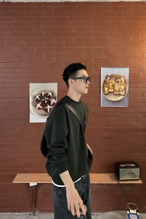 Korean Style Casual Green Heart Relief Sweatshirt for Men - Loose Fit Comfortable Long Sleeve Top for Autumn Winter Wear
