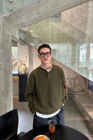 Korean Style Casual Green Pullover Henley Sweater for Men - Simple Versatile Loose Top